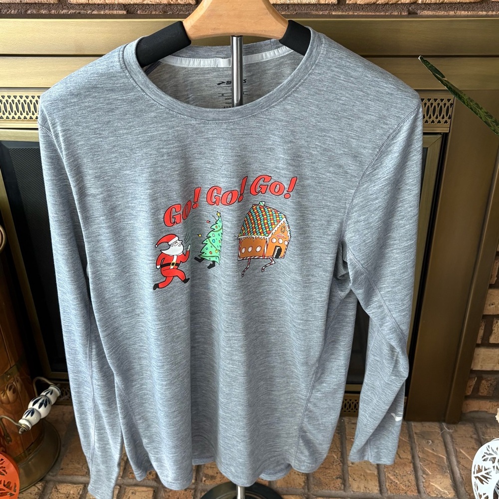 Brooks Men’s Run Merry Long Sleeve Shirt Size Medium